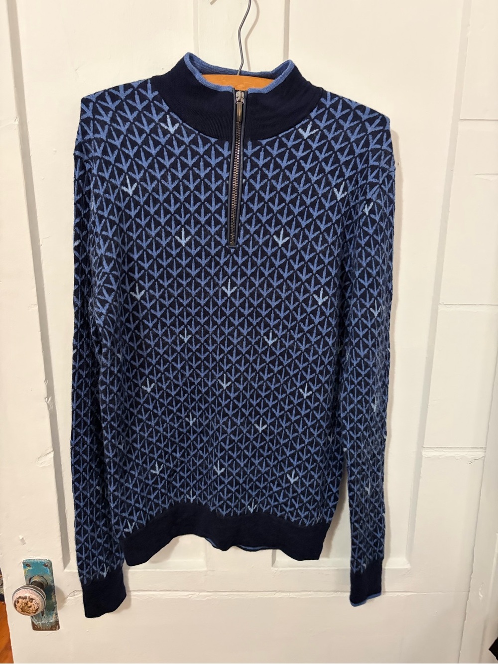 GREYSON WOOL SWEATER MENS MALTESE
BLUE 1/4 ZIP SWEATER